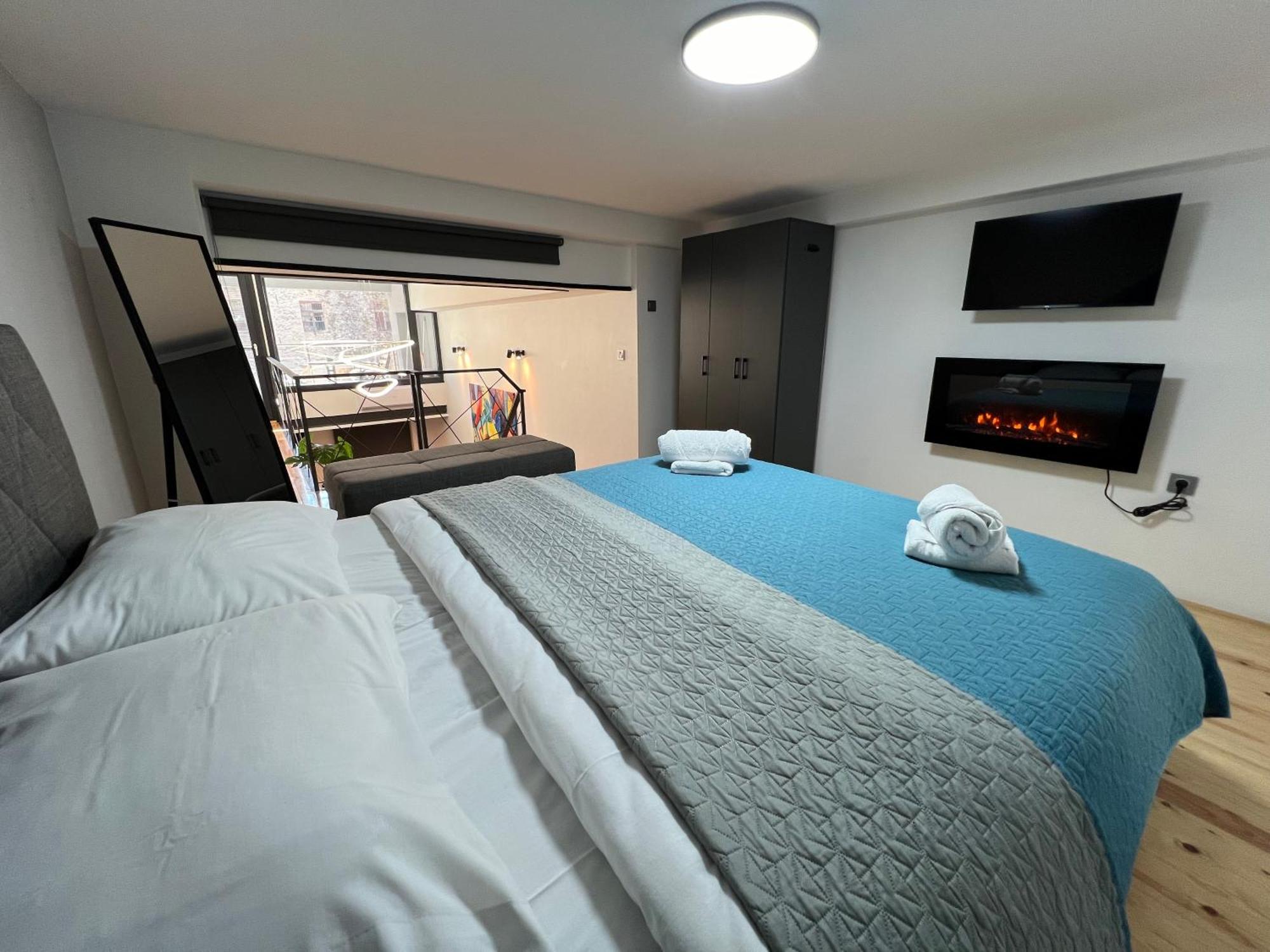 City Center Loft With Private Parking كافالا المظهر الخارجي الصورة