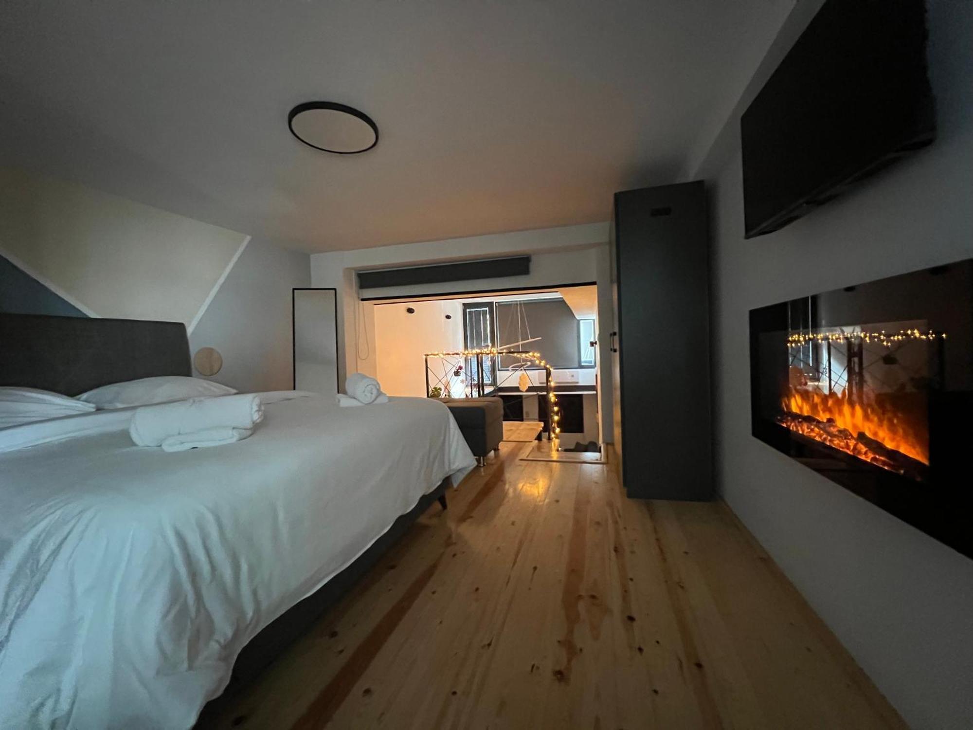 City Center Loft With Private Parking كافالا المظهر الخارجي الصورة